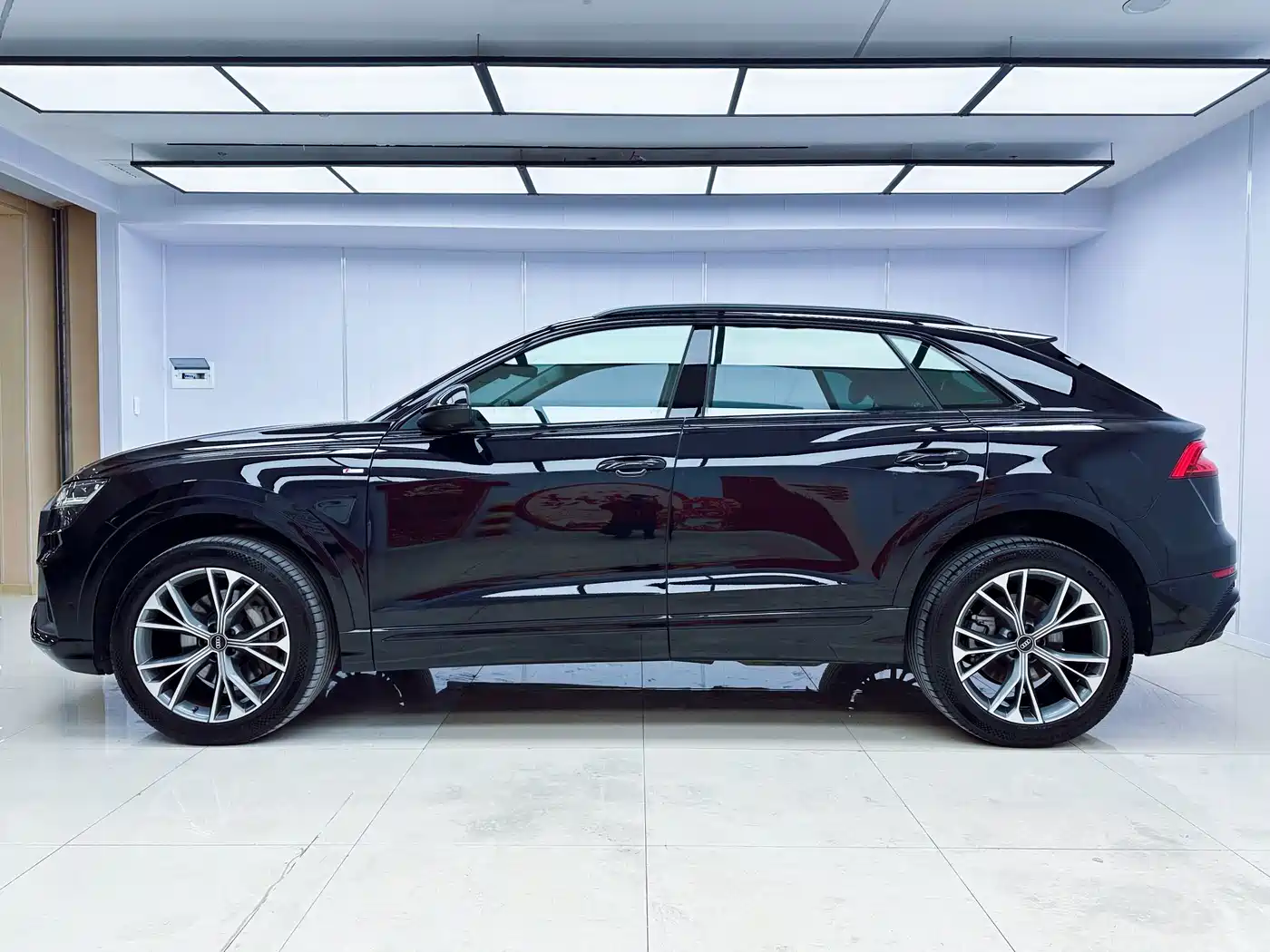 Audi Q8 2020 2019 55 TFSI Luxury Dynamic