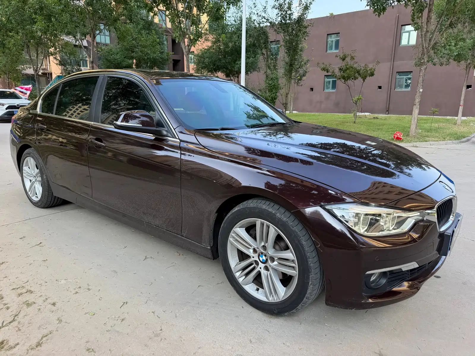 صورة 3 - BMW 3 Series