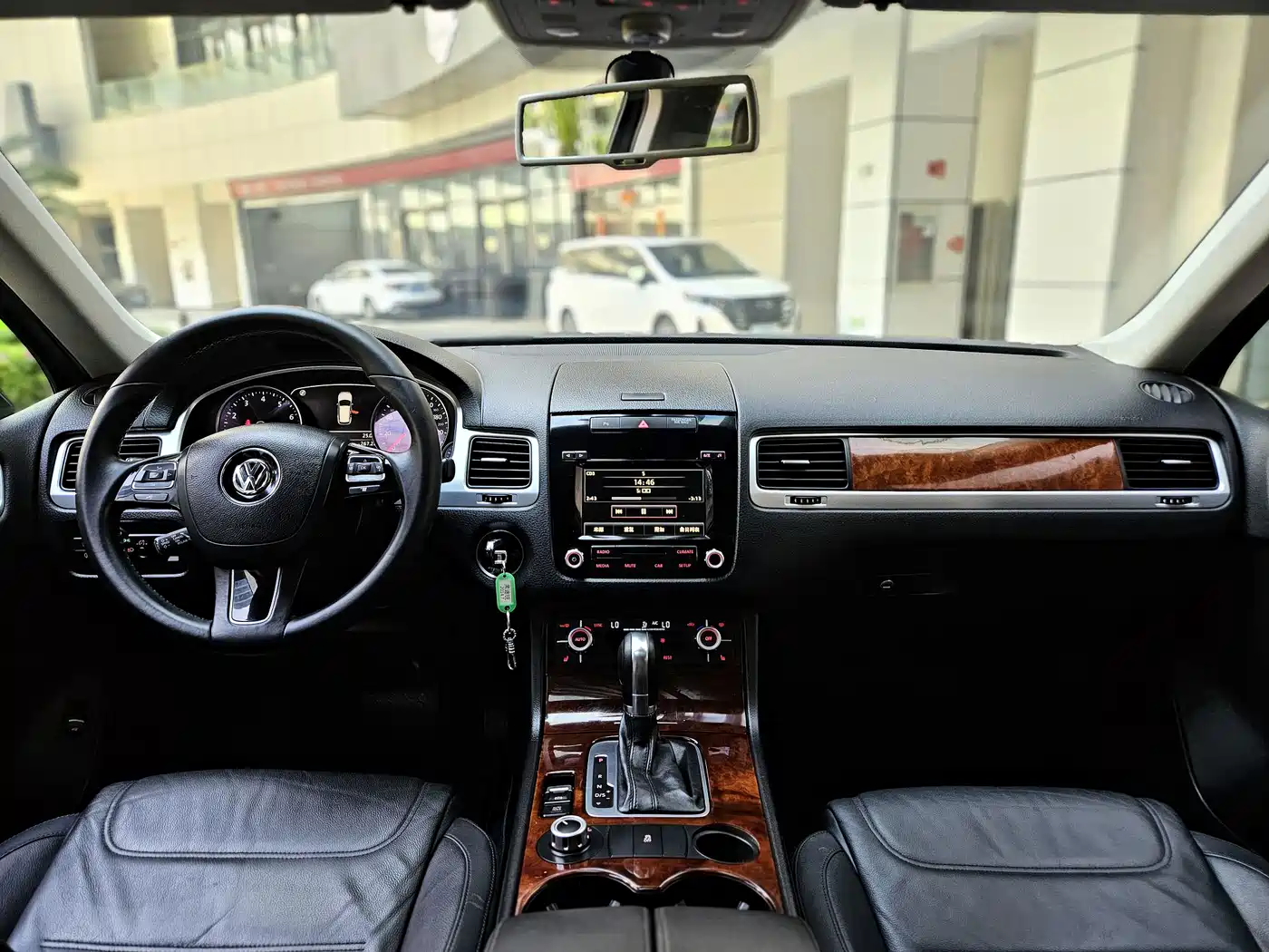 Volkswagen Touareg 2014 3.0TSI New Edge Edition фото 7