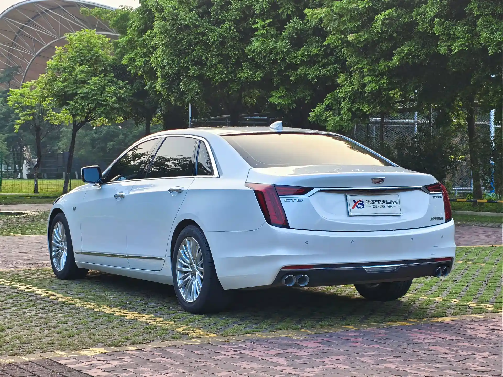 Фото 13 - Cadillac CT6
