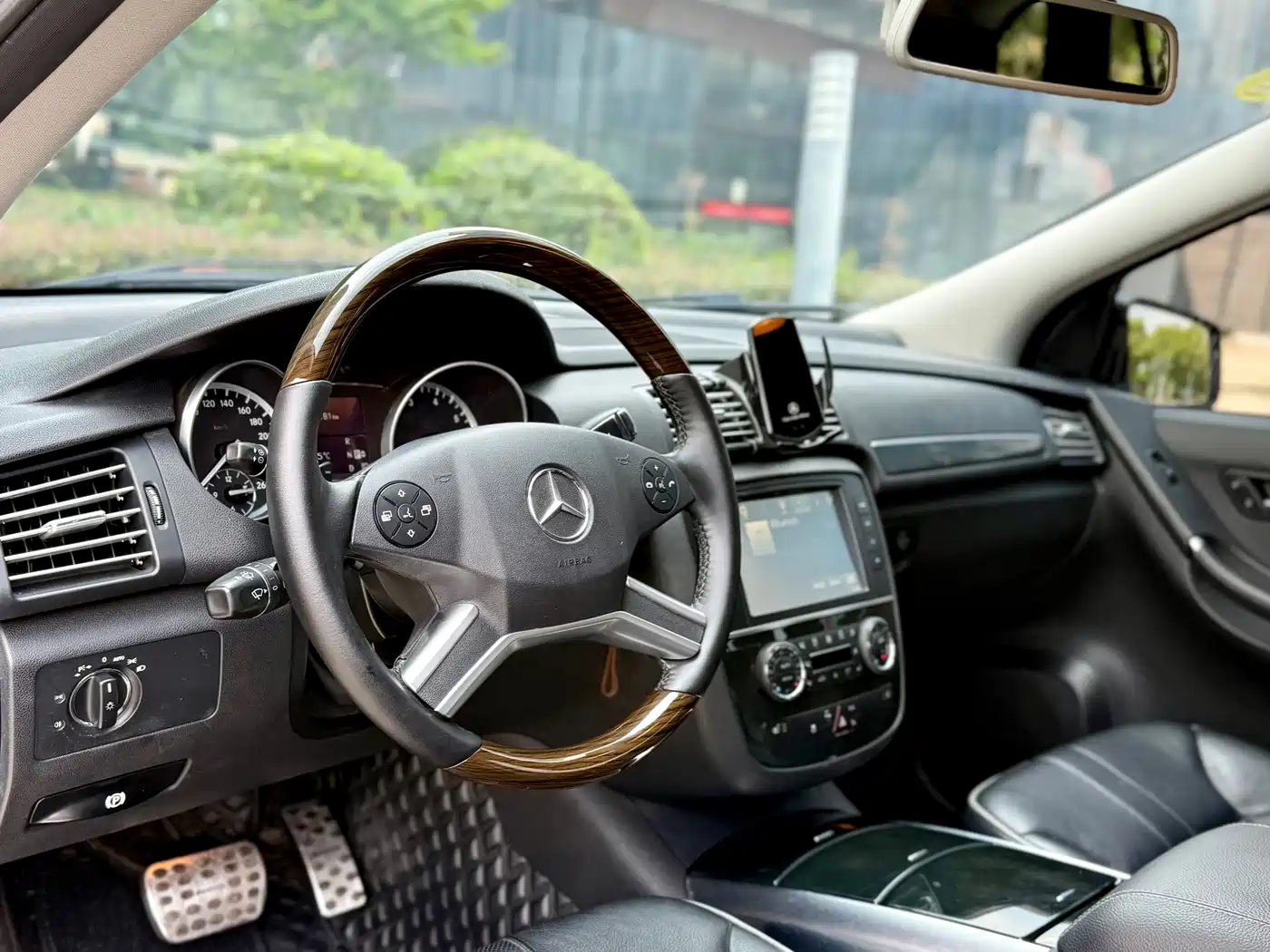 Mercedes-Benz R-Class 2017 R 320 4MATIC Business Collector's Edition фото 8