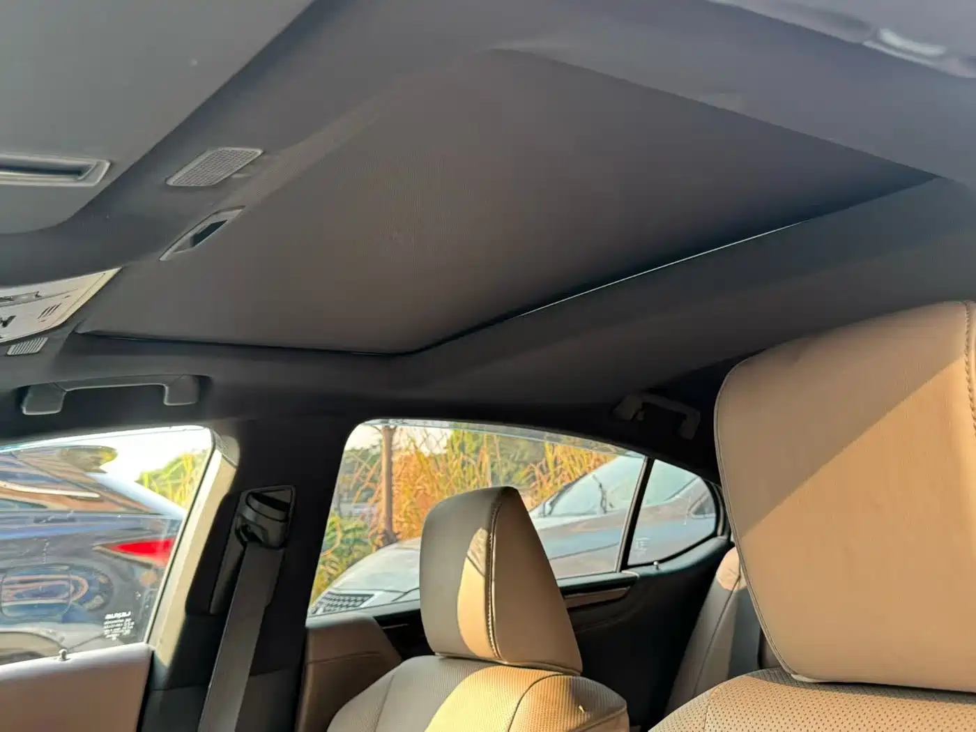 Lexus ES 2022 300h Excellence Edition фото 5