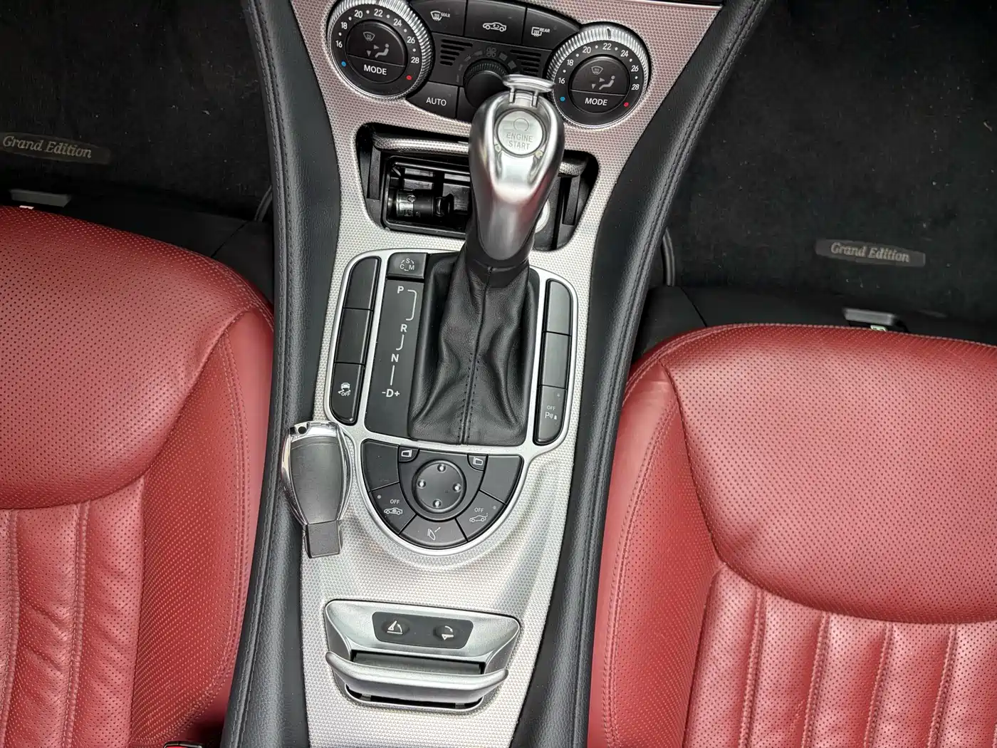 Mercedes-Benz SL-Class 2011 SL 300 Grand Edition фото 14