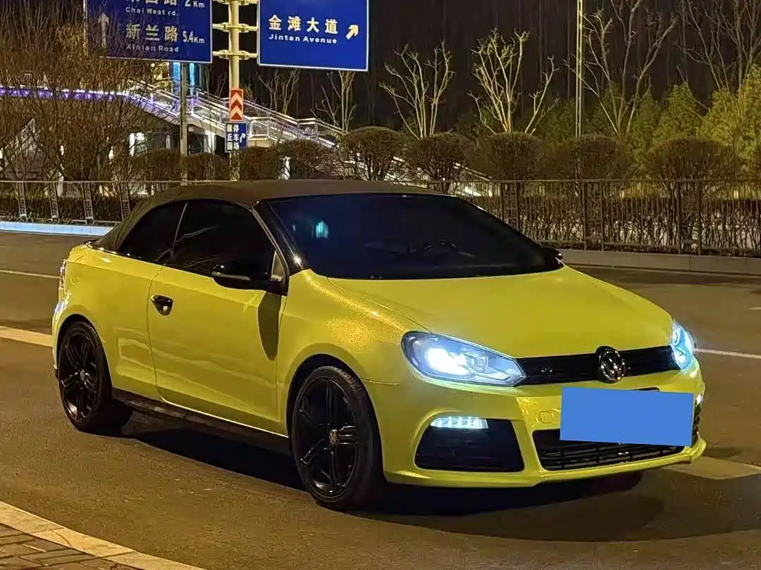 Volkswagen Golf (Import) 2014 2.0TSI R Convertible Edition фото 6