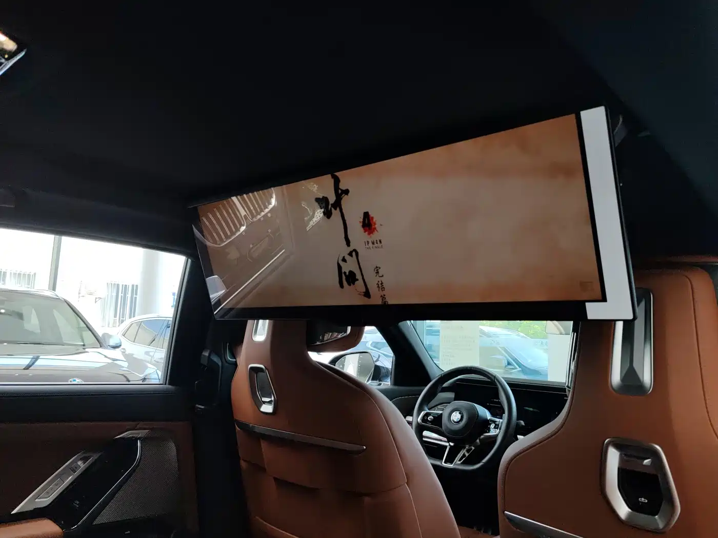 BMW 7 Series 2023 740Li Exclusive M Sport Package фото 14