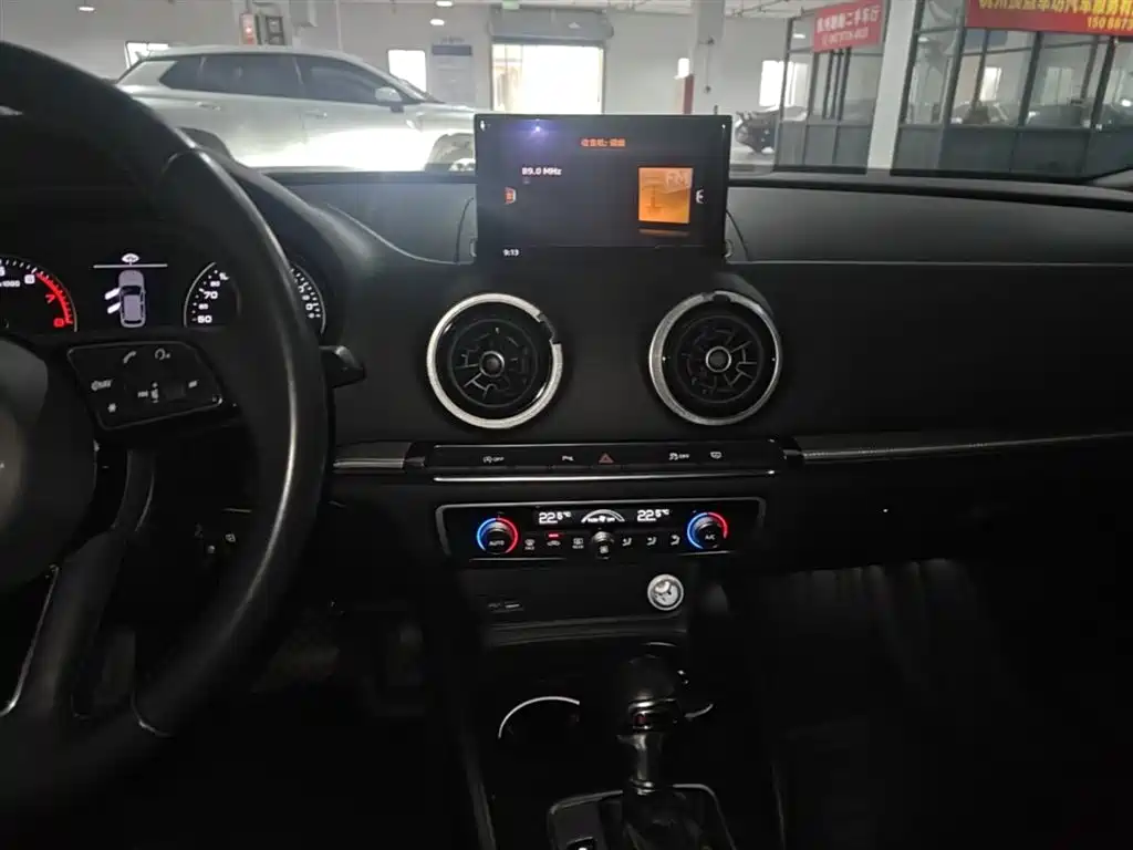 Audi A3 2018 30th Anniversary Sportback 35 TFSI Style фото 13