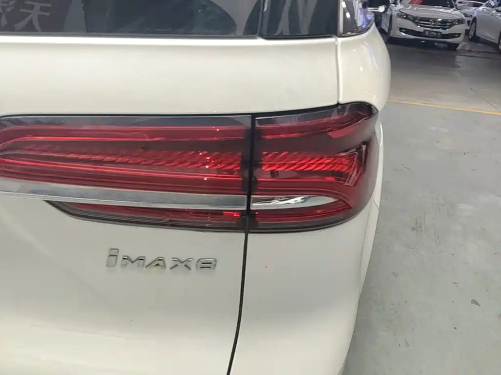 Roewe iMAX8 EV 2025 2025 1.5T DMH Land Luxury Edition