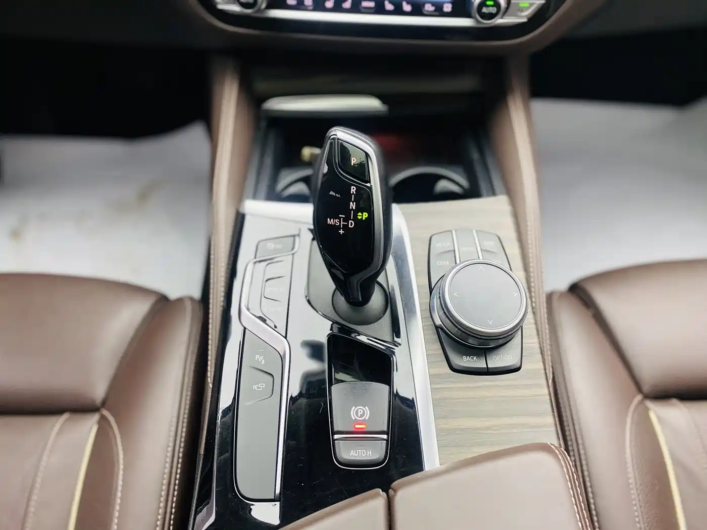 BMW 5 Series 2020 530Li Premium Luxury Package фото 12