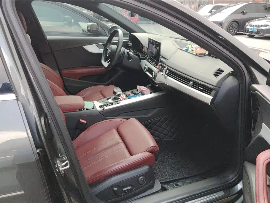 Audi A4L 2021 40 TFSI Premium Life Edition фото 8
