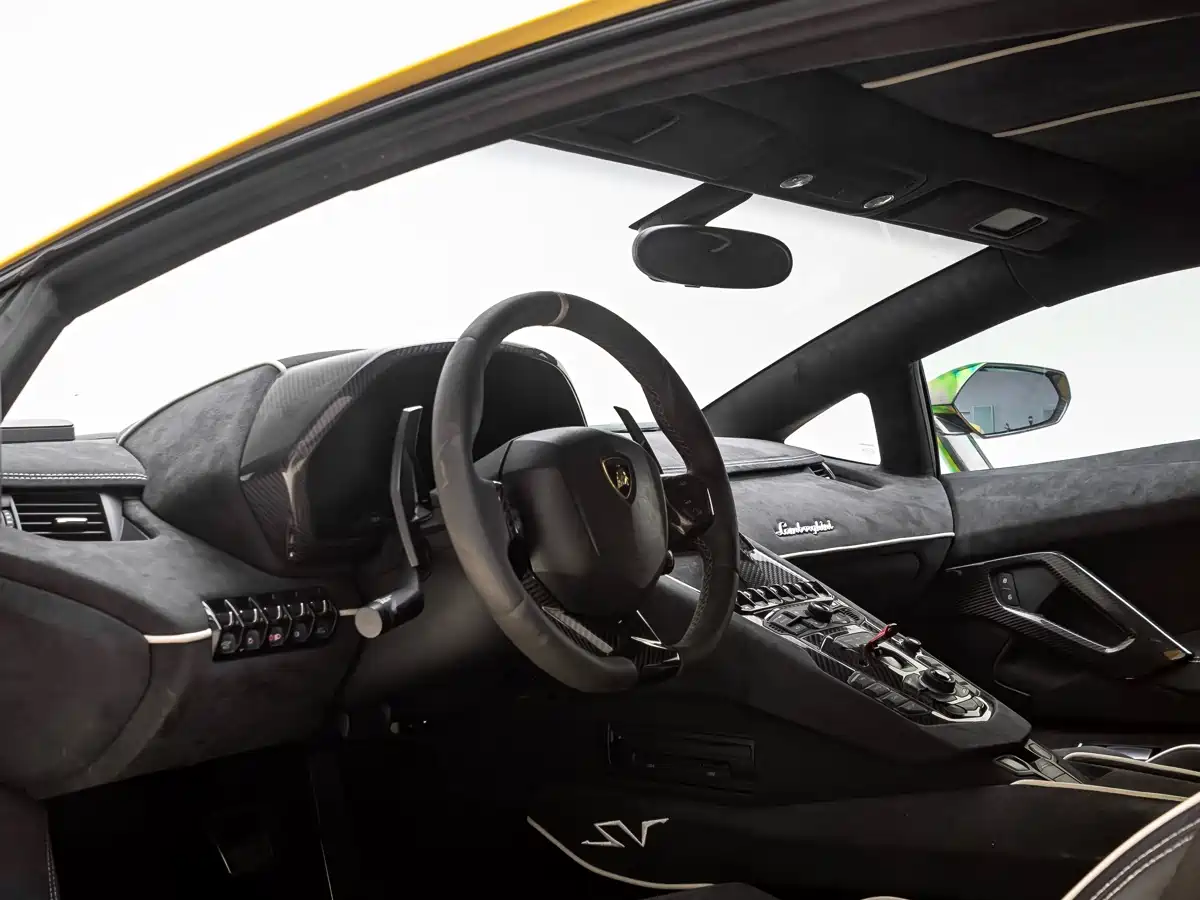 Lamborghini Aventador 2011 LP 700-4 фото 10