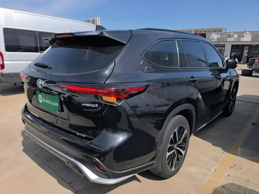 Toyota Crown Kluger 2023 2.5L HEV AWD Luxury Edition фото 7
