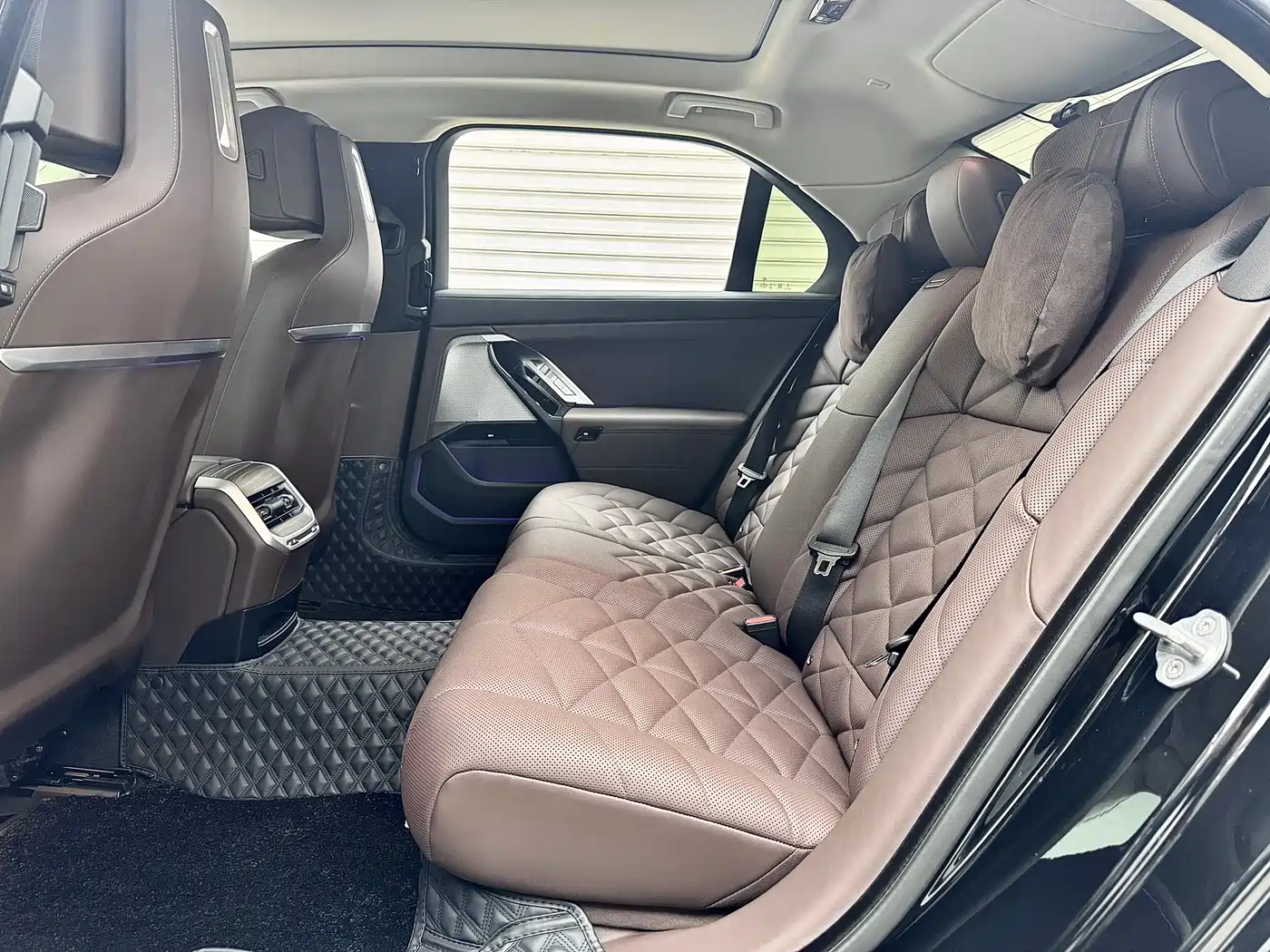 BMW 7-SERIES