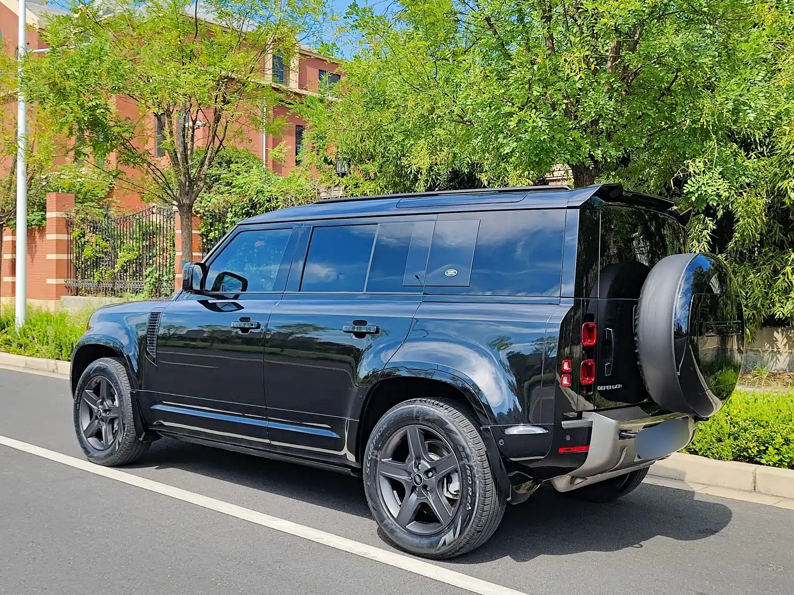 Фото 35 - Land Rover Defender