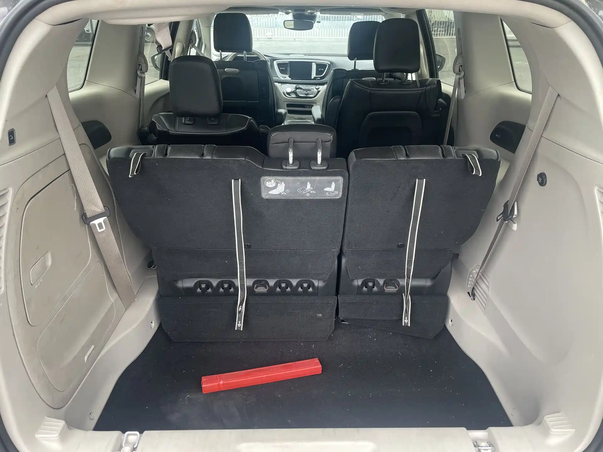 Фото 15 - Chrysler Pacifica PHEV