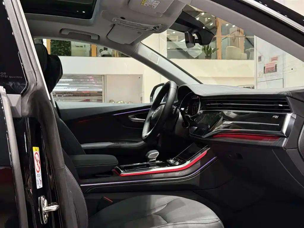 Audi Q8 2024 55 TFSI Luxury Sport фото 19