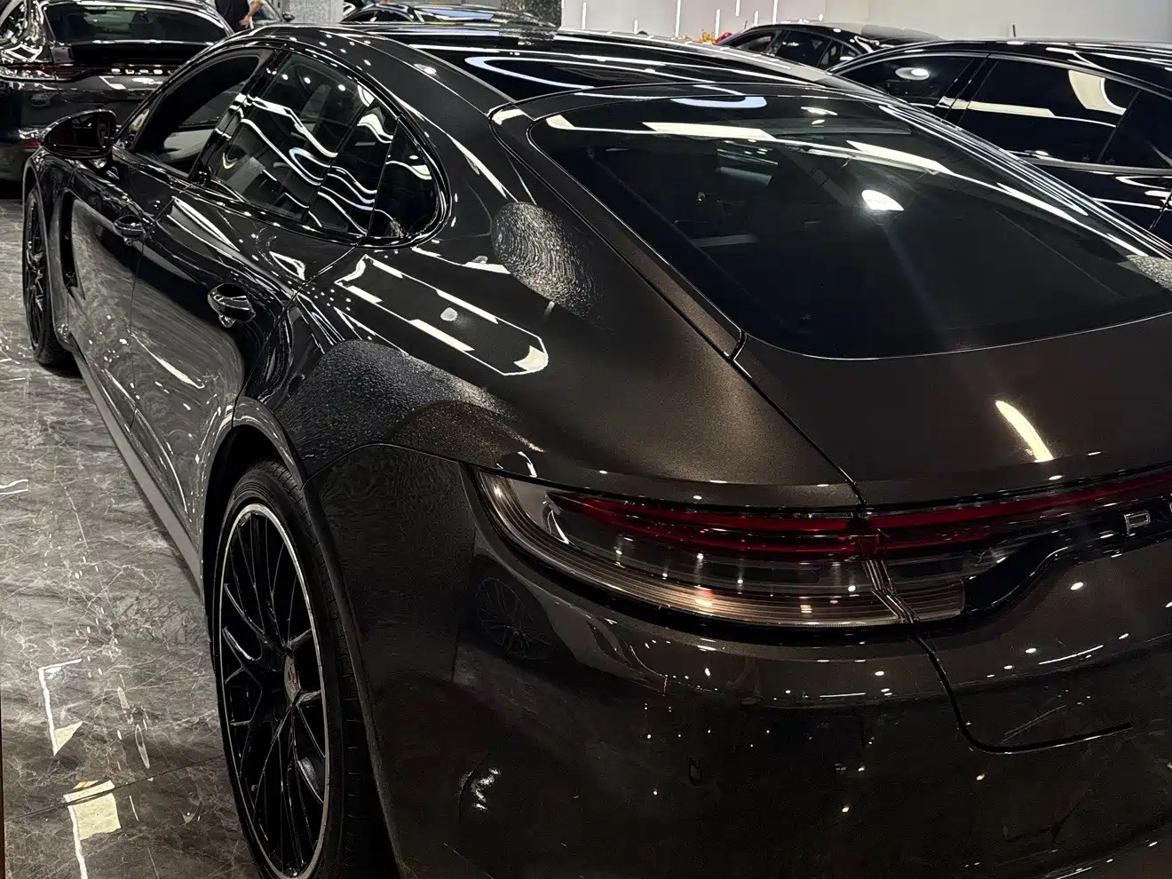 Фото 17 - Porsche Panamera