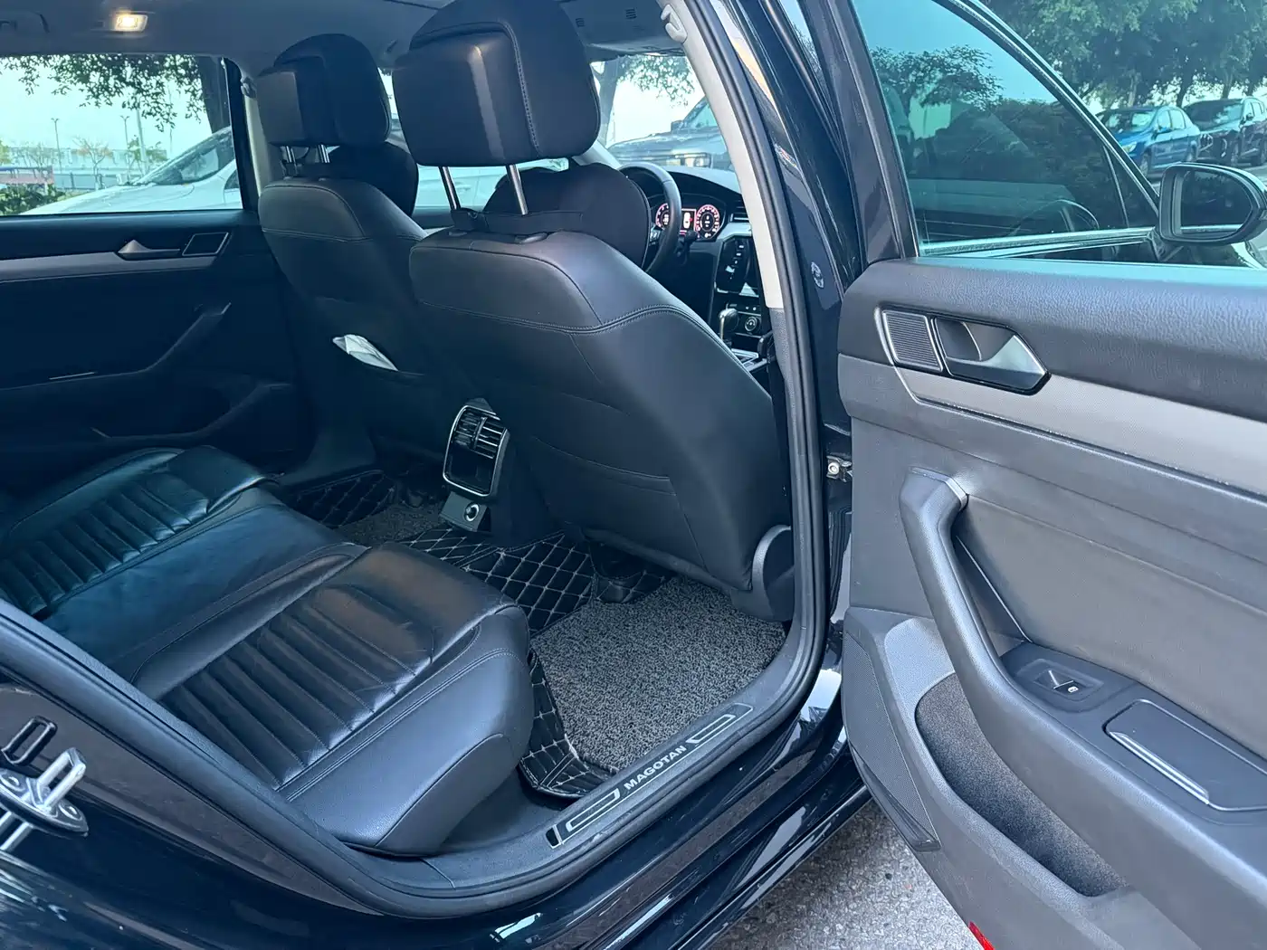 Volkswagen Magotan 2018 330TSI DSG Leading фото 12