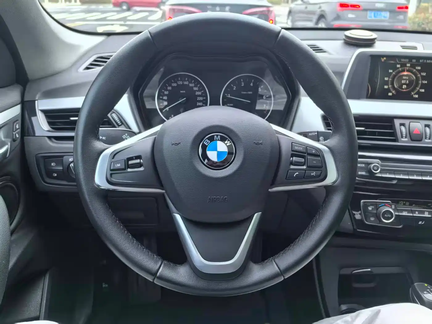 BMW X1 2016 sDrive18Li Fashion Model фото 18
