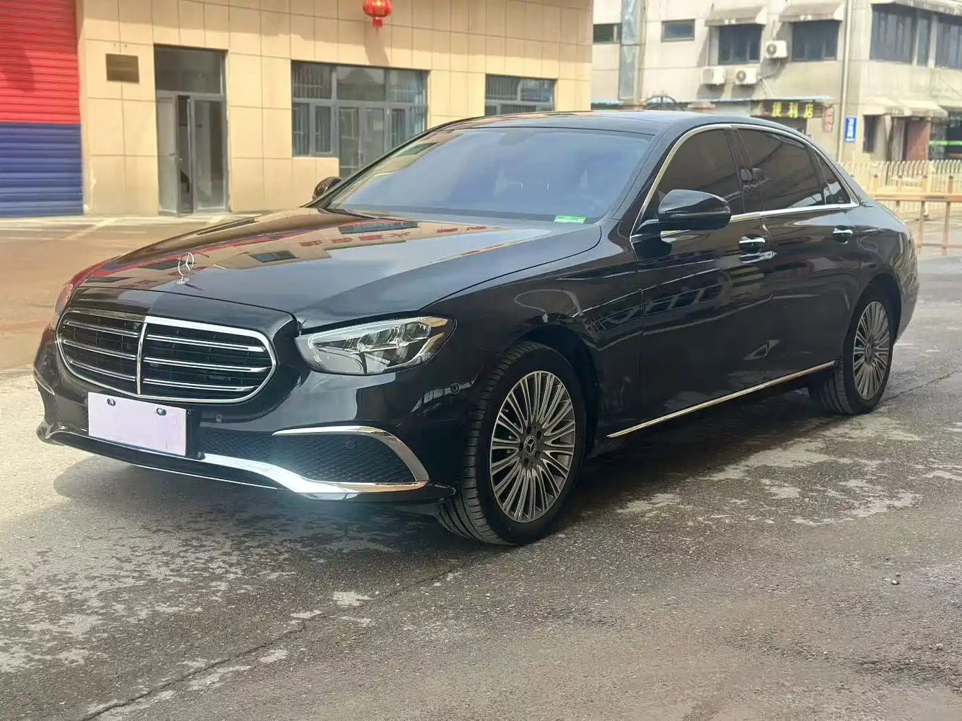 Mercedes-Benz E-Class 2023 E 300 L Fashion фото 3