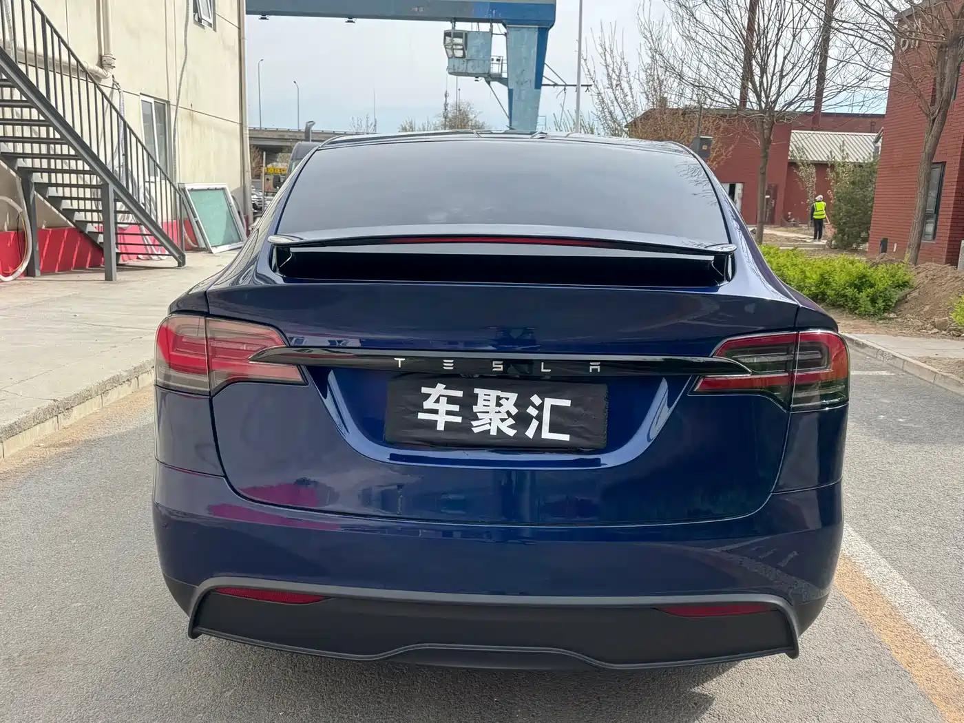 TESLA MODEL X