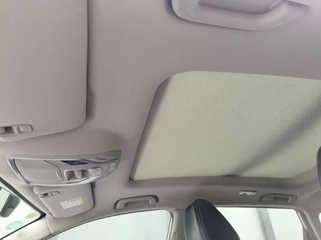 Photo 14 - Geely Coolray
