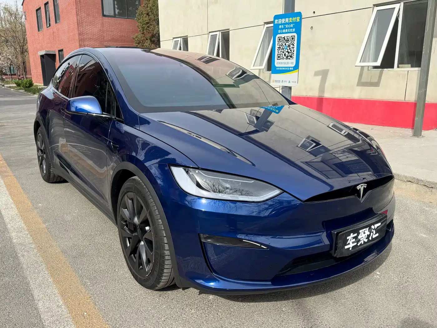 TESLA MODEL X