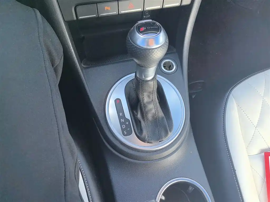 Volkswagen Beetle 2015 180TSI фото 9