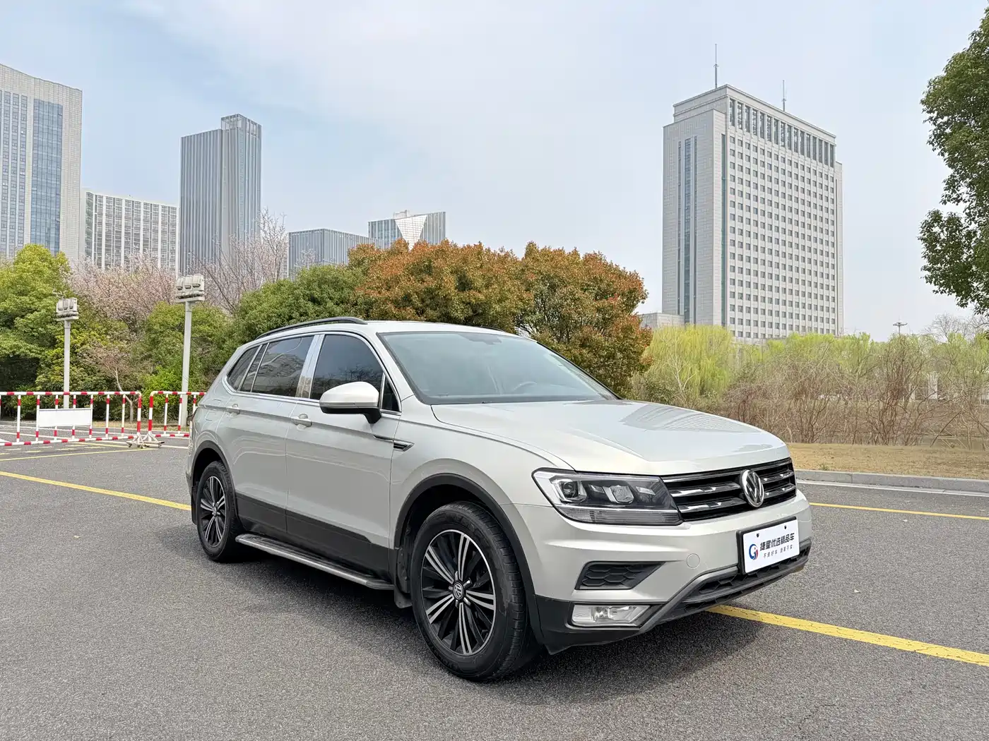 Volkswagen Tiguan L 2019 330TSI Automatic 2WD Trend Edition China VI фото 3