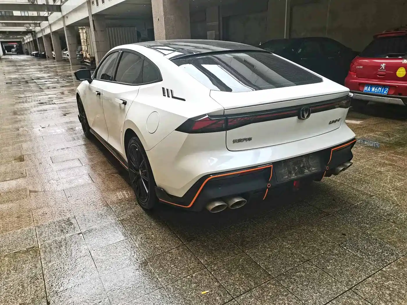 Фото 8 - Changan UNI-V