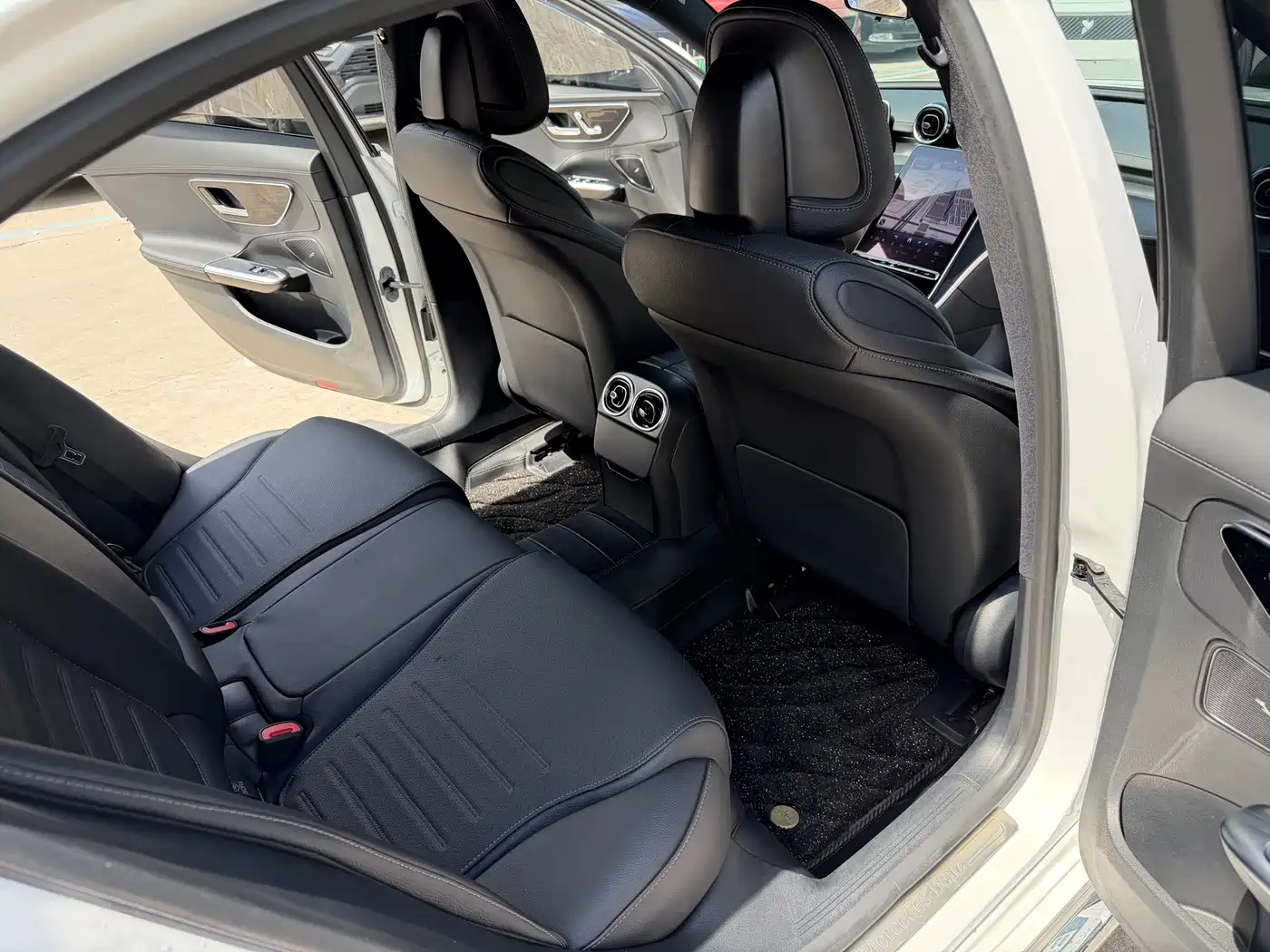 Mercedes-Benz C-Class 2023 C 200 L Sport фото 20