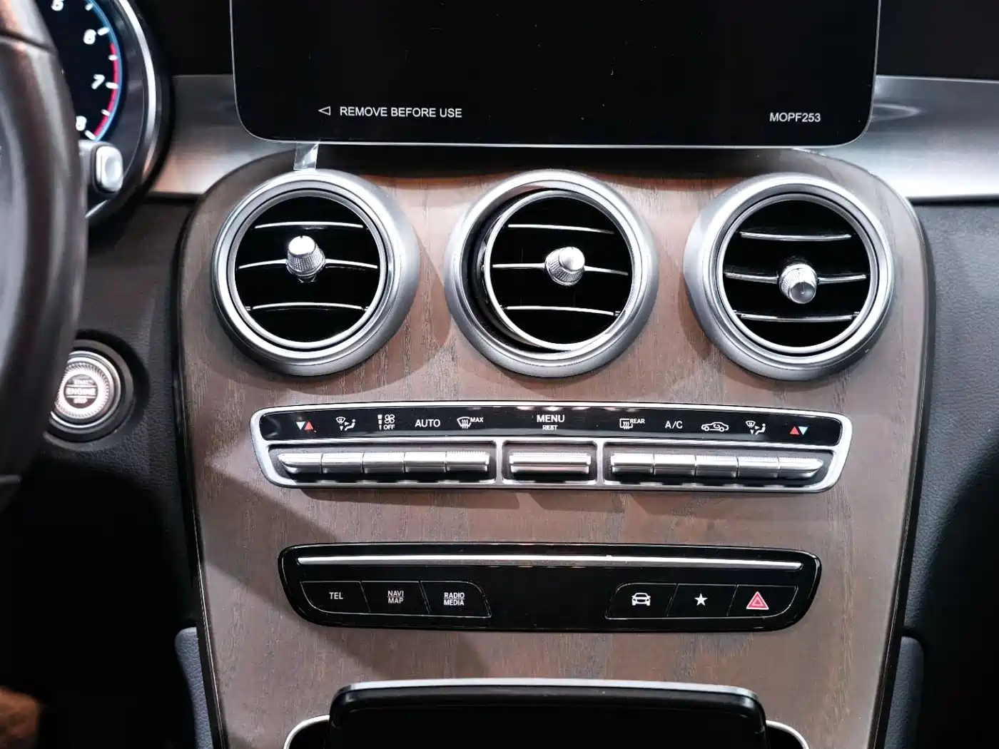 Mercedes-Benz GLC 2022 Facelift GLC 300 L 4MATIC Dynamic Collector's Edition фото 20