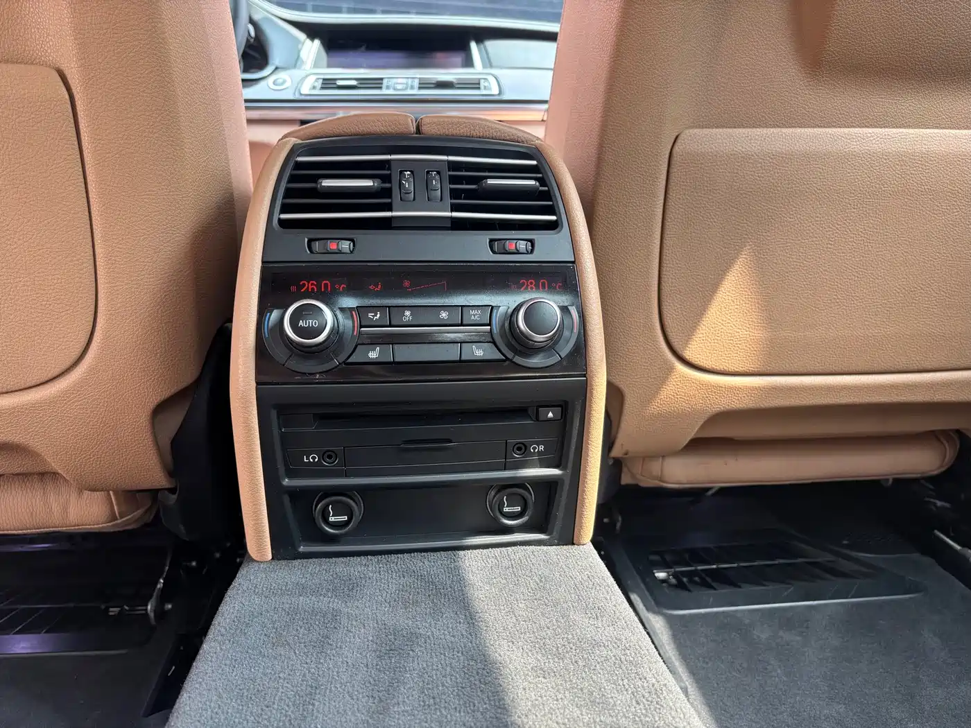 BMW 7 Series 2014 730Li Premium фото 13