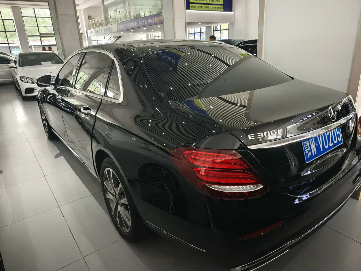 Mercedes-Benz E-Class 2019 E 300 L Fashion фото 9