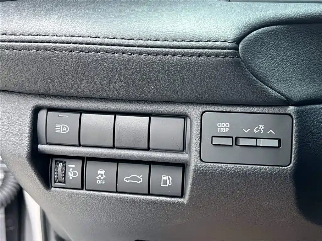 Toyota Avalon 2023 2.0L Luxury Edition фото 24