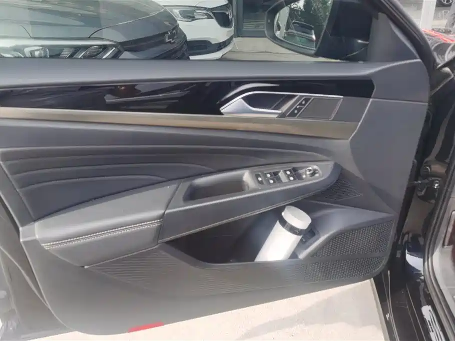 Volkswagen Passat 2020 330TSI Elite Edition China VI фото 7