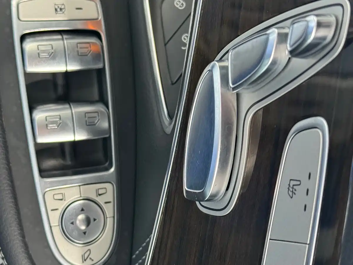 Mercedes-Benz GLC 2016 GLC 260 4MATIC Dynamic фото 6