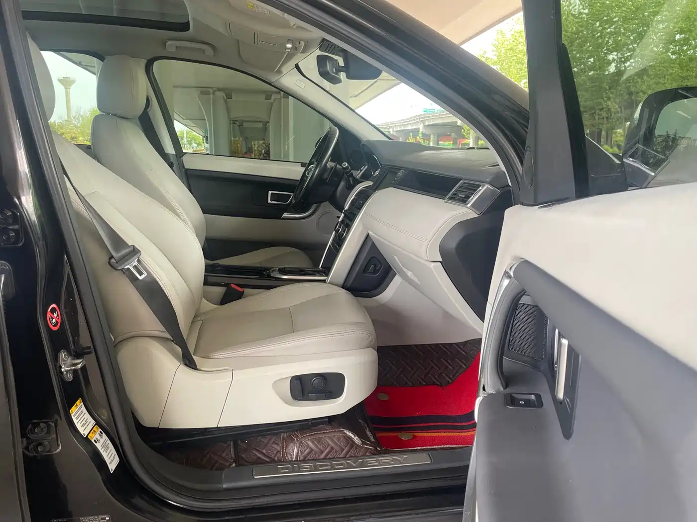 Land Rover Discovery Sport (Import) 2015 2.0T SE фото 10