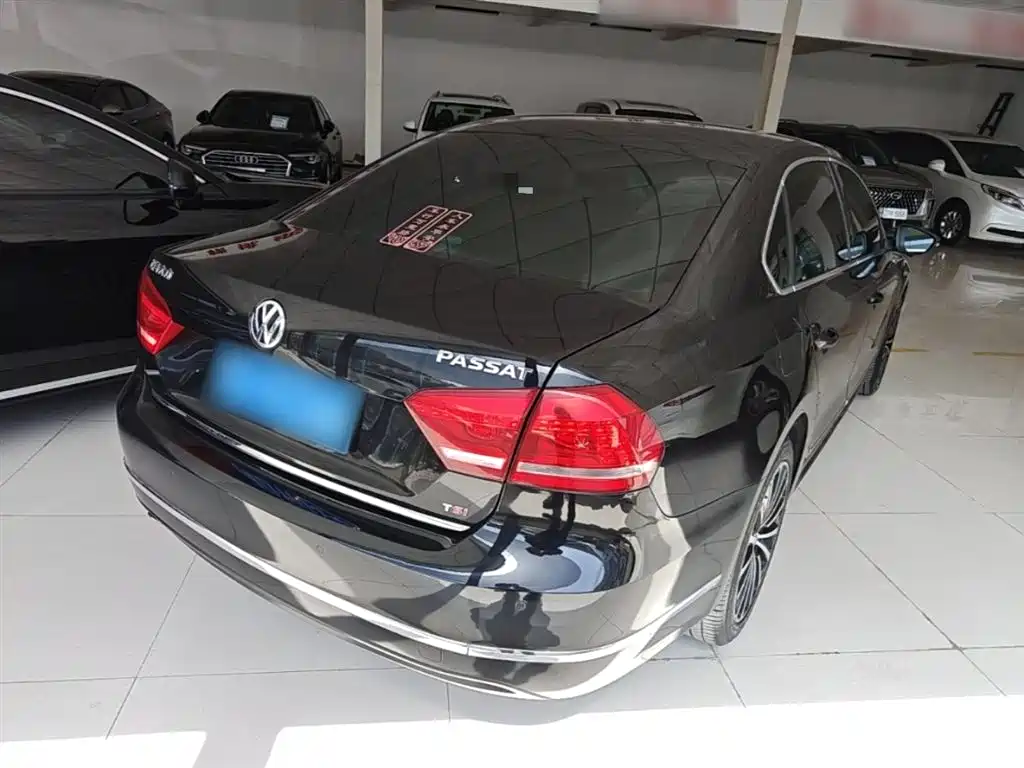Volkswagen Passat 2015 1.8TSI DSG Prestige Edition фото 7