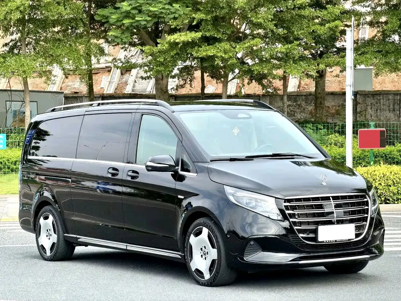 Mercedes-Benz V-Class 2025 2024 V 300 L Long Wheelbase Luxury Edition