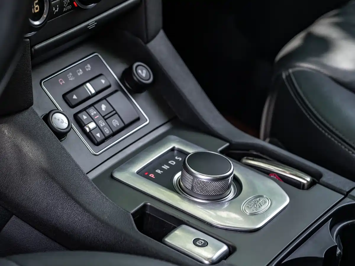 Фото 9 - Land Rover Discovery