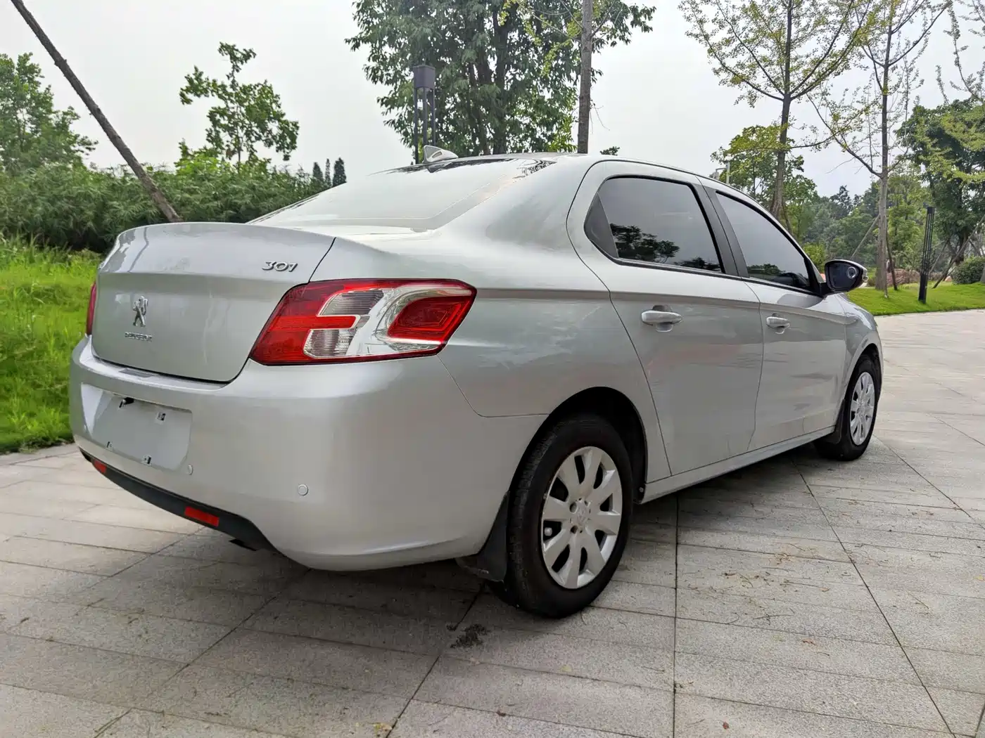 Peugeot 301 2014 1.6L Manual Comfort Edition фото 6