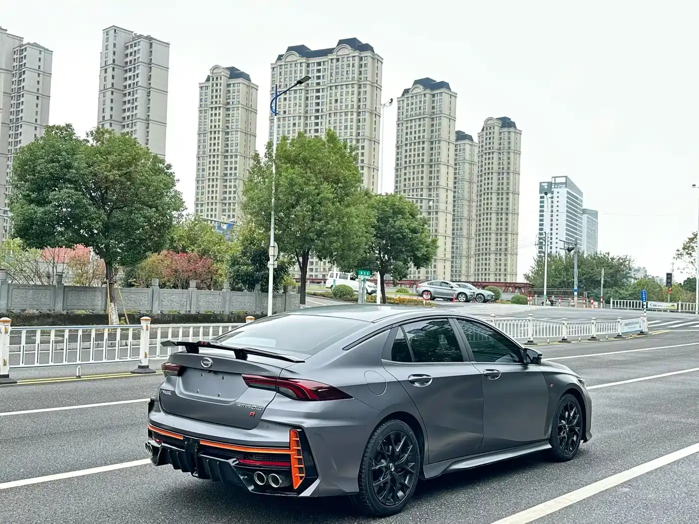 GAC Trumpchi Trumpchi Emkoo 2022 270T DCT J16 R-style Track Edition фото 9