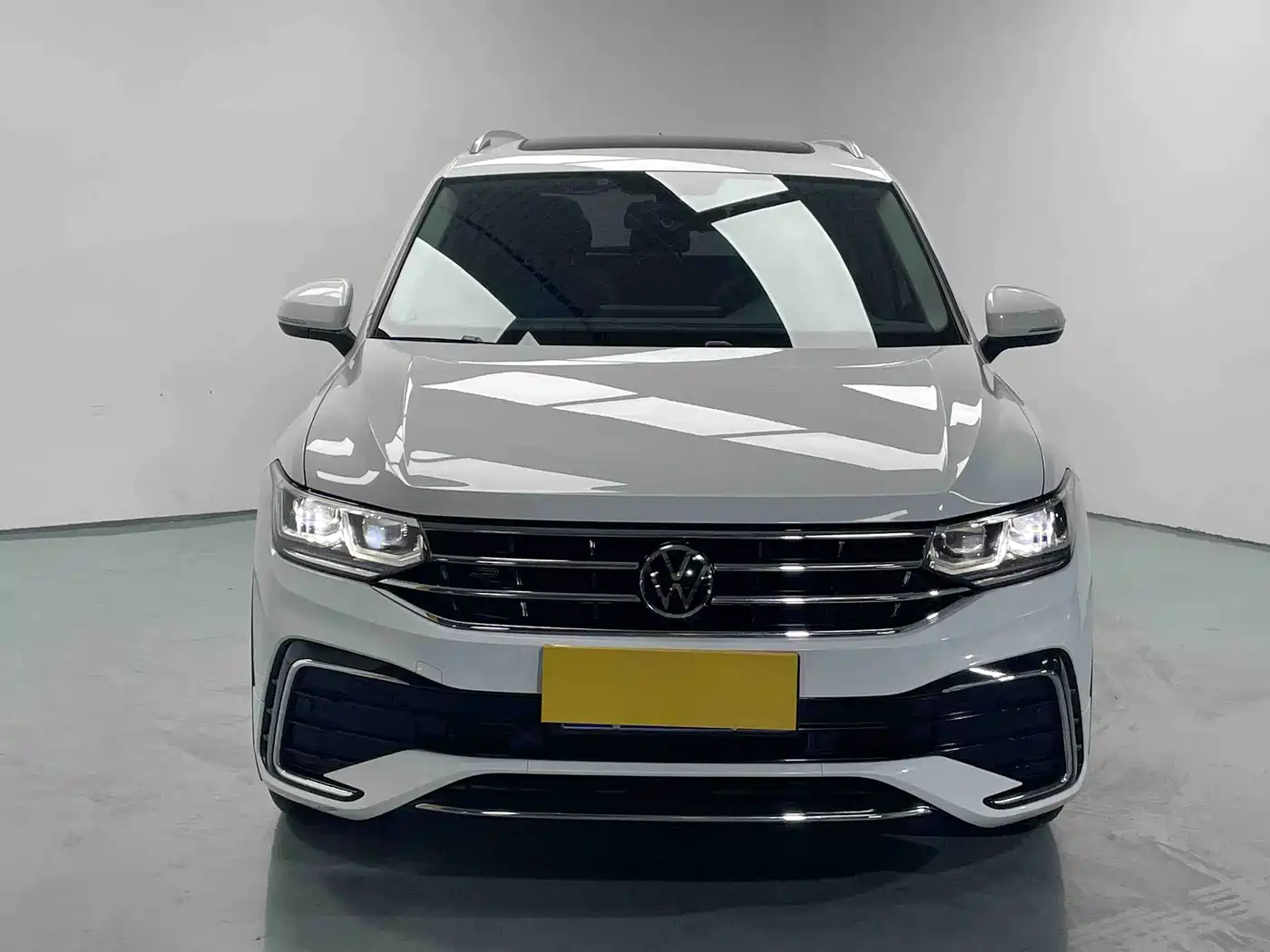 Volkswagen Tiguan L 2023 Facelift 330TSI Automatic 2WD Smart Edition фото 2
