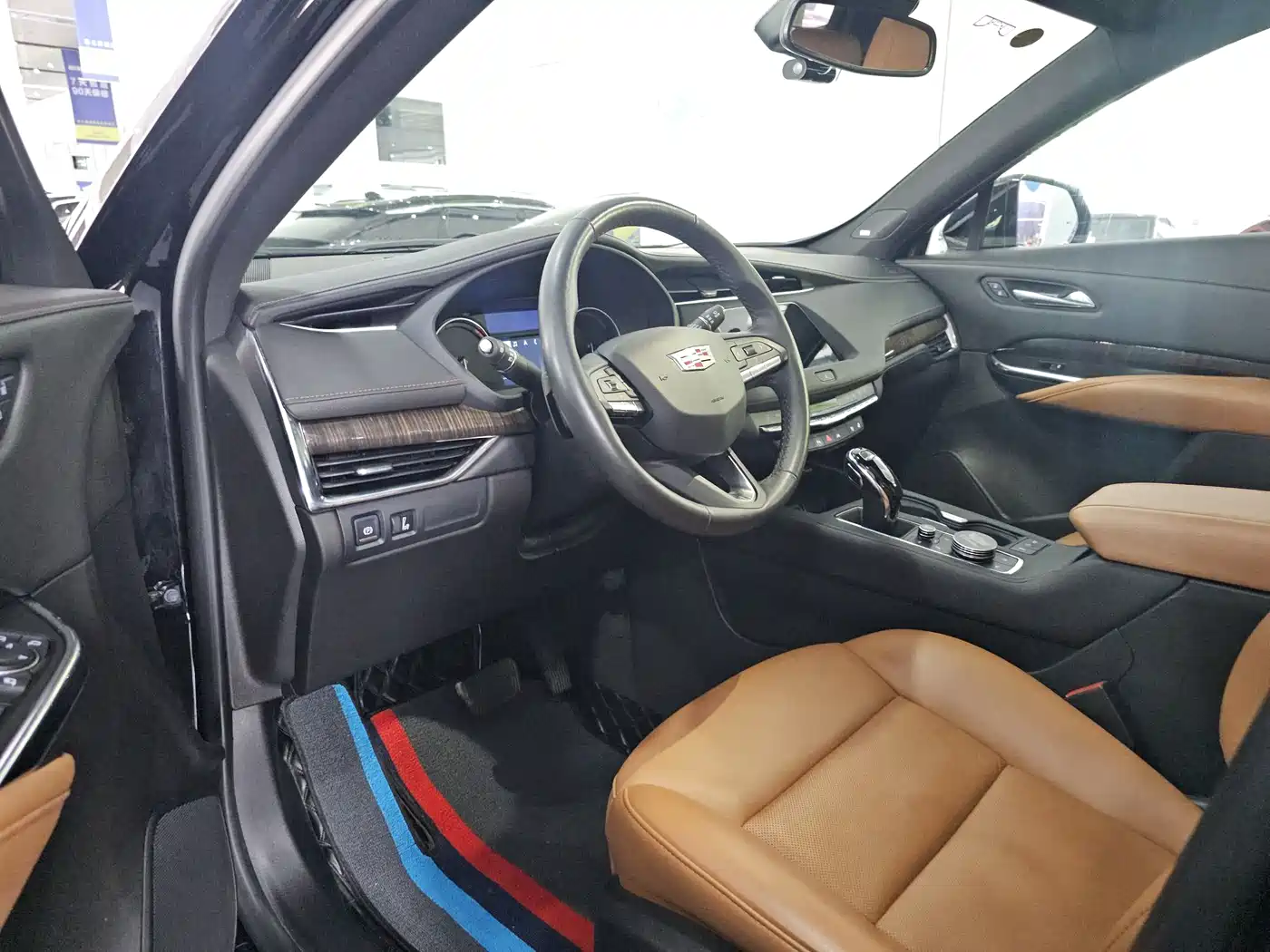 CADILLAC XT4