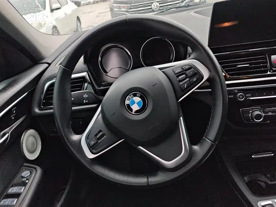 BMW 1 Series 2022 120i M Sport фото 15