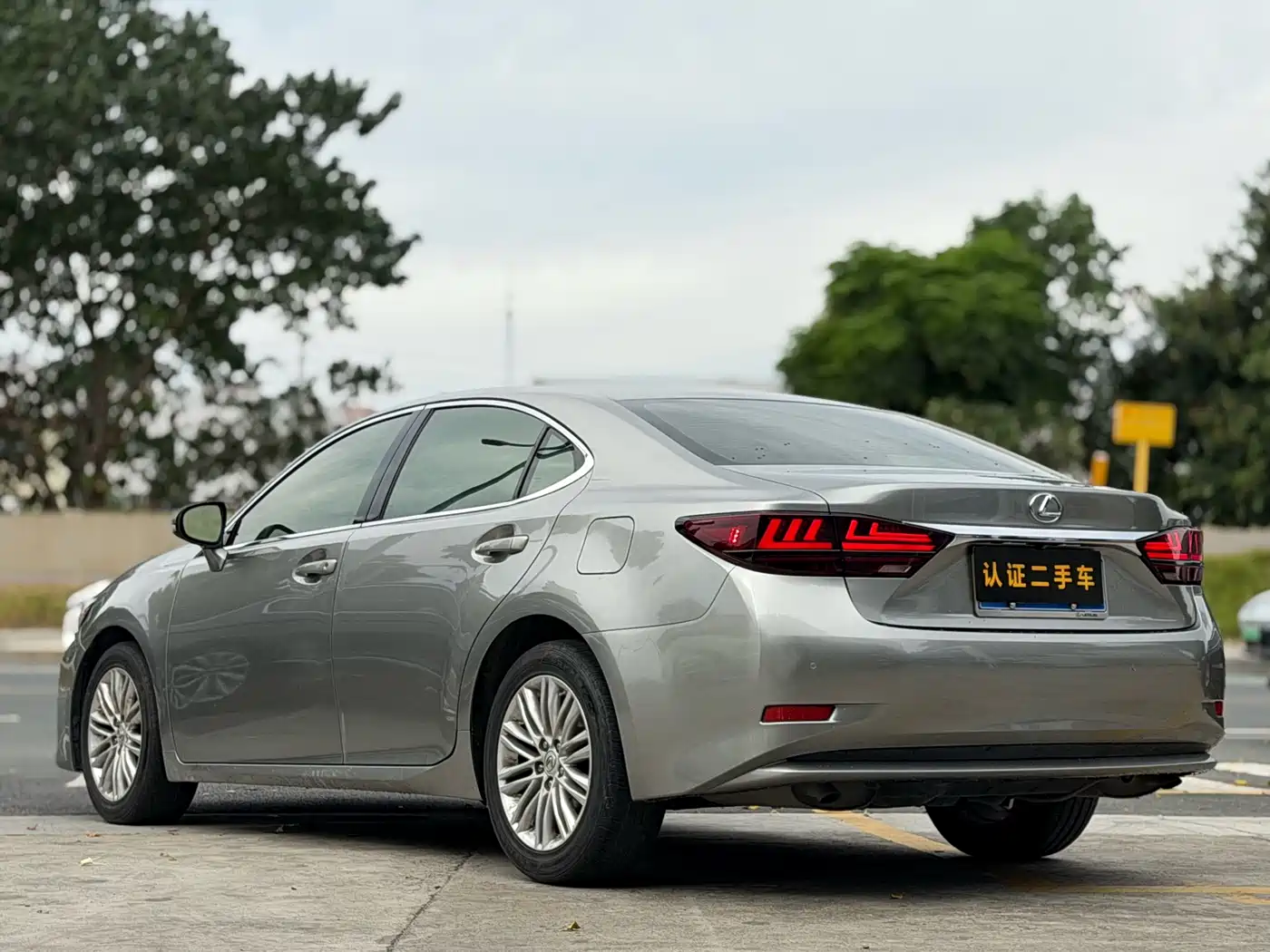 Lexus ES 2015 250 Elegance Edition фото 14