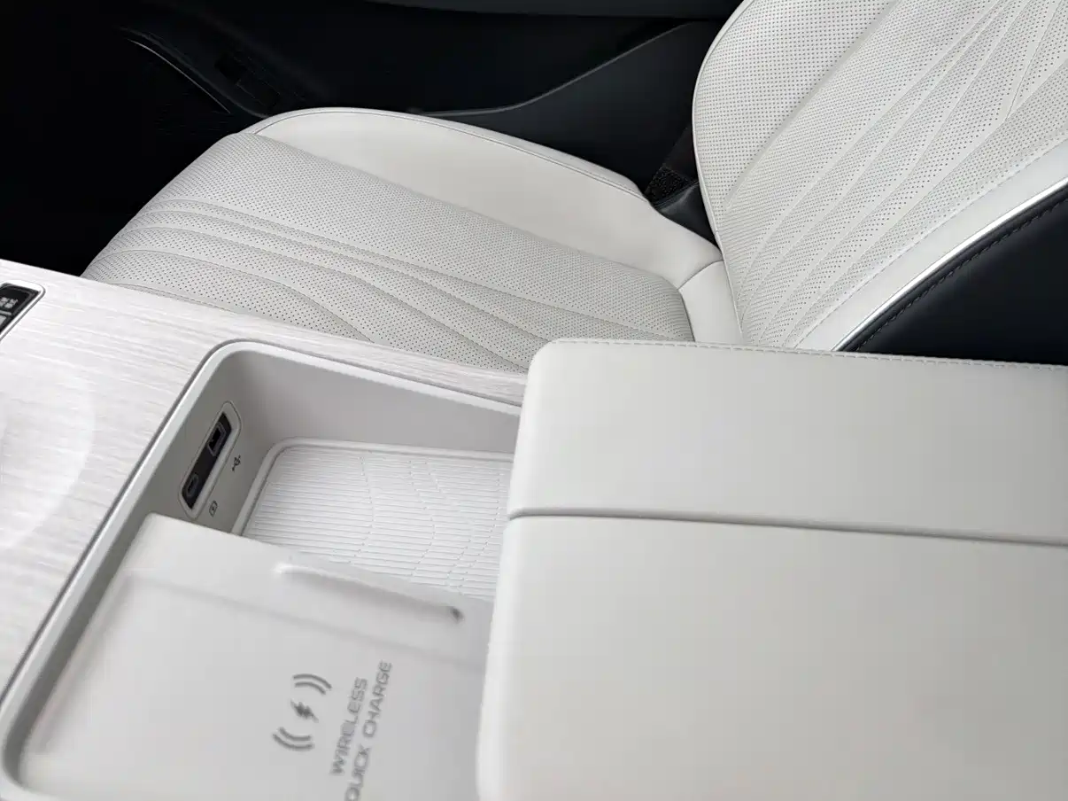 Geely Galaxy Galaxy E8 2024 2024 665km RWD Starship Voyager Edition
