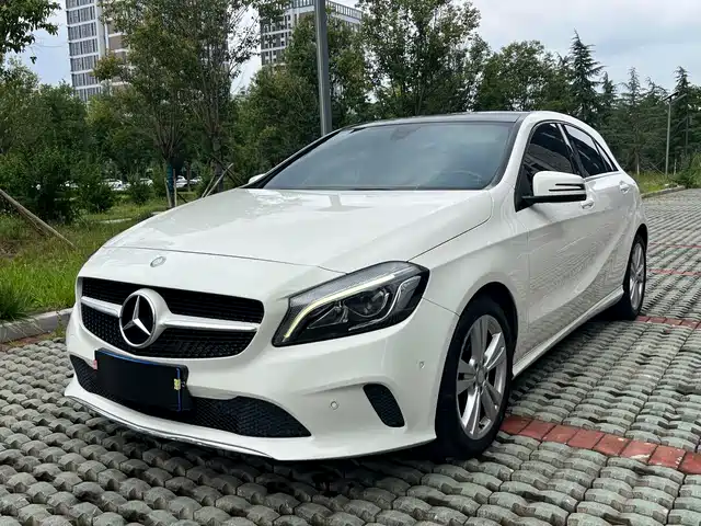 Mercedes-Benz Mercedes-Benz A-Class (Import) 2016 A 200 Dynamic