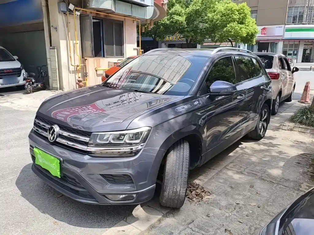 Volkswagen Tharu