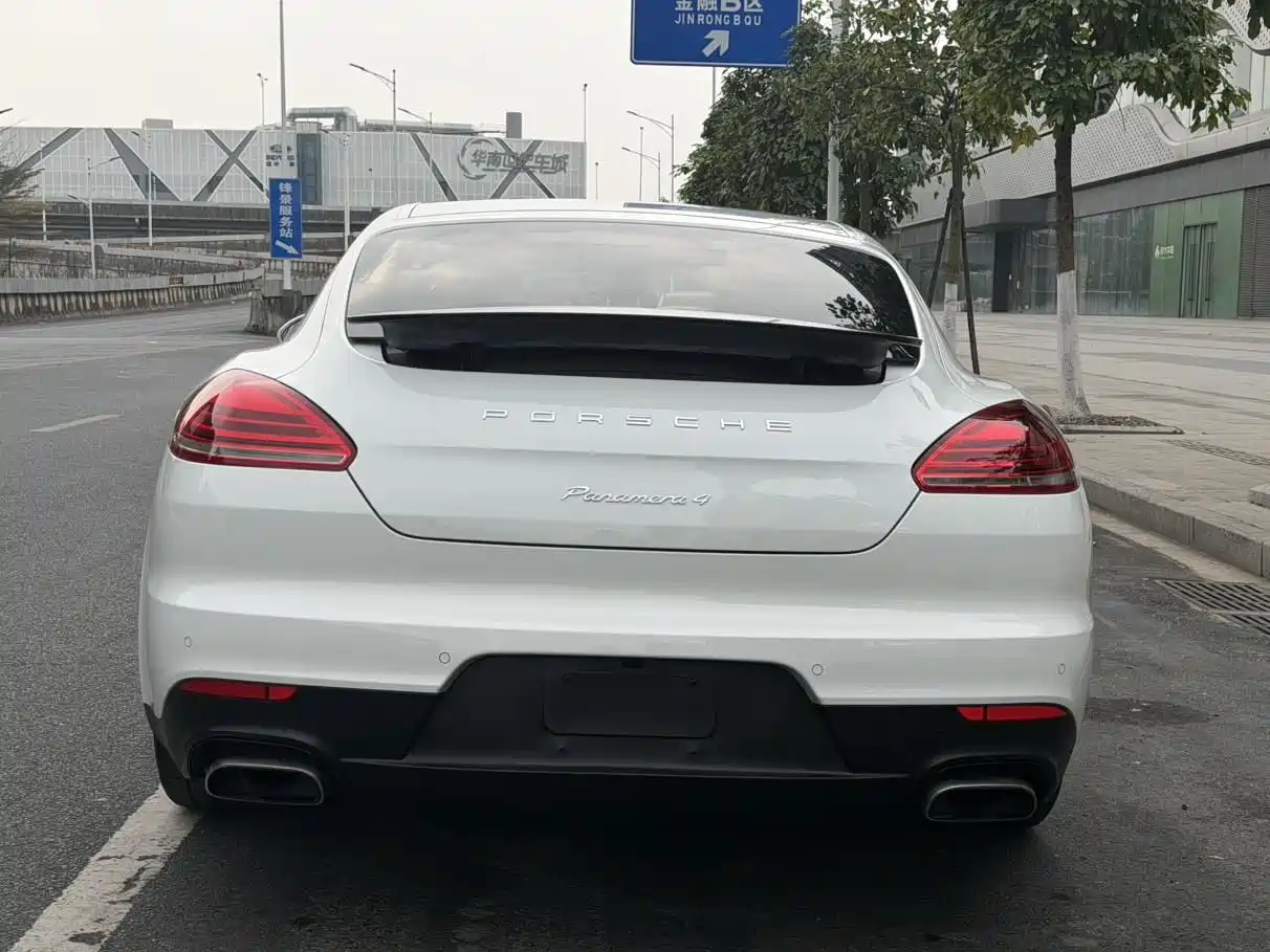 Porsche Panamera 2014 Panamera 4 3.0T фото 5